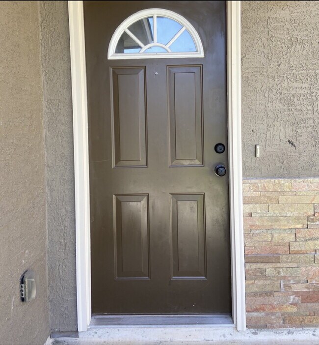 Foto del edificio - "Spacious 3-Bed Condo with Granite Countertops & 2.5 Baths in Prime San Antonio Location!"