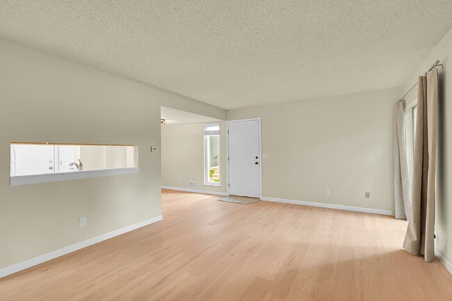 Building Photo - $1,795.00 - 2 Bedrooms, 1.5 Bathrooms, Sin...