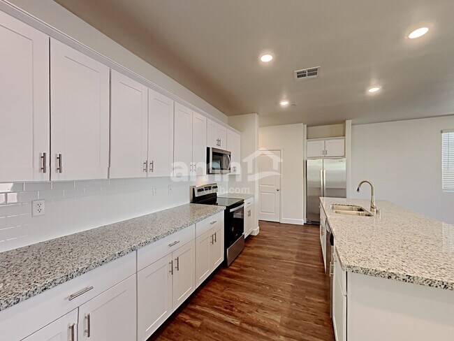 Foto del edificio - 80 Hot Ponds Ln