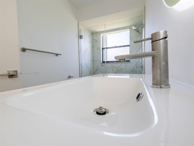 Foto del edificio - 2801 DC Country Club Boulevard