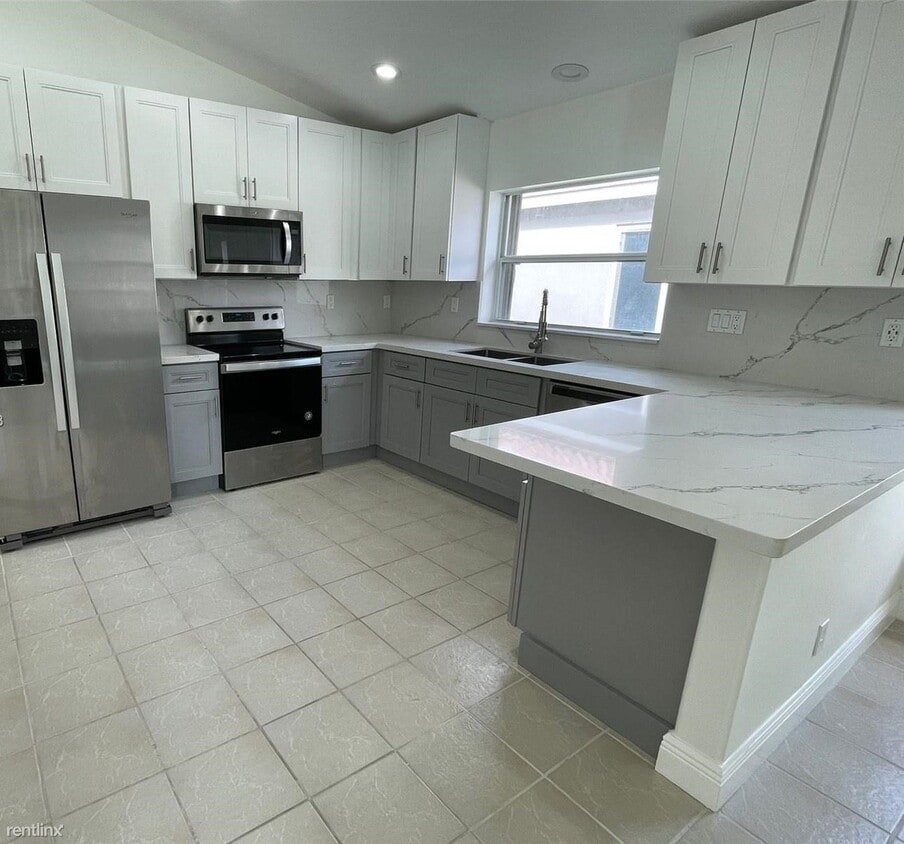 Primary Photo - 3 br, 2 bath House - 1425 Garfield Street