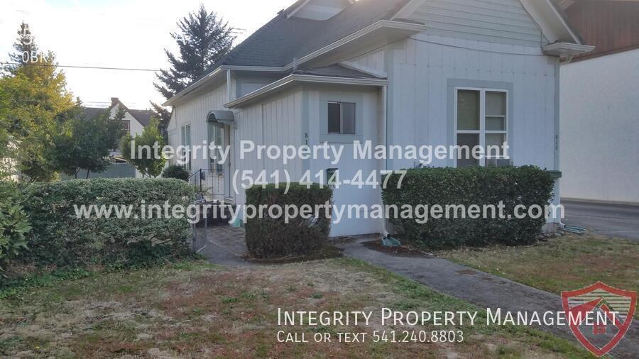 Foto principal - 513 NW A St