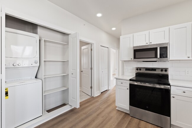 Foto del edificio - 1215 Corporate Dr