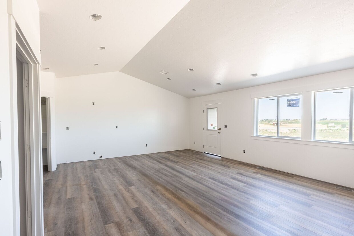 Foto del edificio - BRAND NEW 5 BED 3 BATH HOME IN IDAHO FALLS