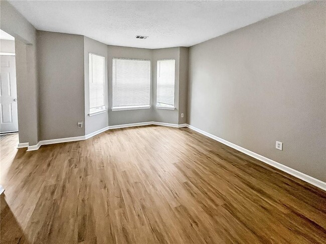 Building Photo - 6256 Village Trace