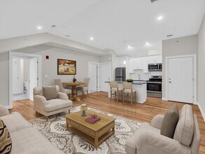 Building Photo - 97 Great Rd