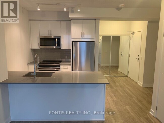 Building Photo - 4085 Parkside Village Dr