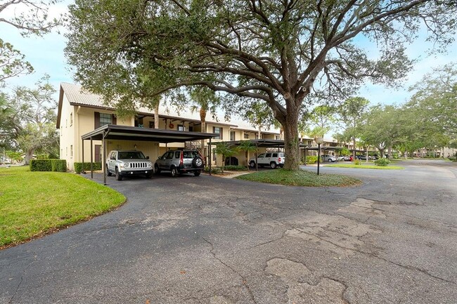 Foto del edificio - 380 3 Lakes Ln