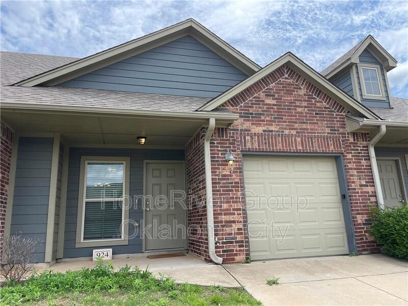 Foto principal - 924 SW 92nd St