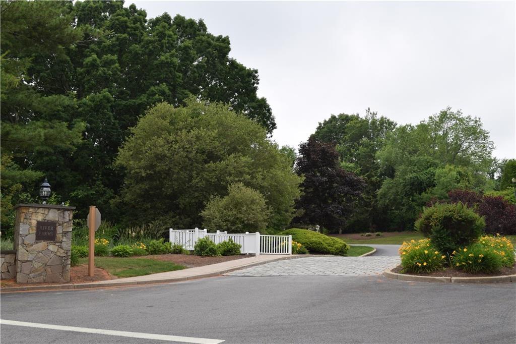 Primary Photo - 99 River Farms Dr