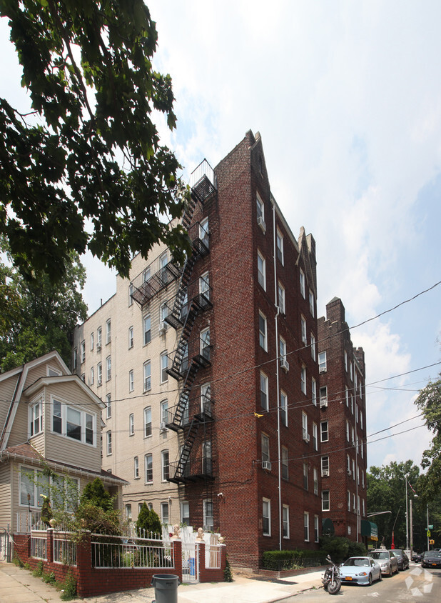 Building Photo - 84-06 109th St