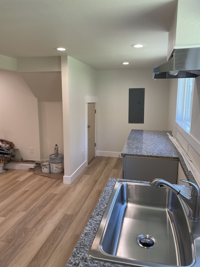 Building Photo - 4749 NE Everett Dr