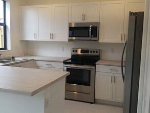 Building Photo - 21050 NE 8th Ave