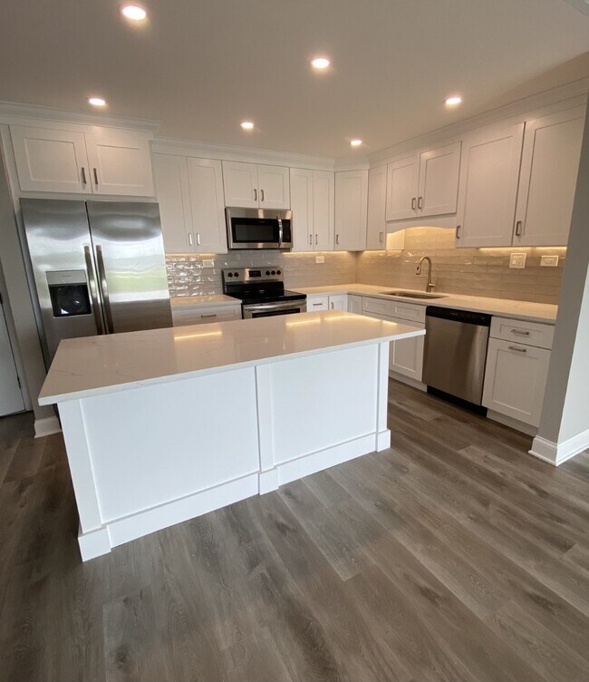 Building Photo - 375 Plum Creek Dr