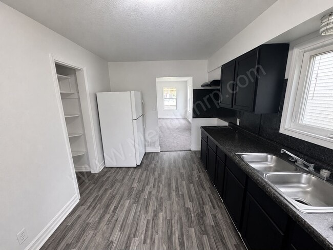 Foto del edificio - 4210 Bowser Ave