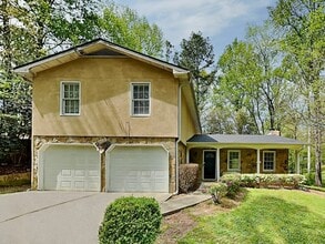 Building Photo - 766 Big Tree Ct