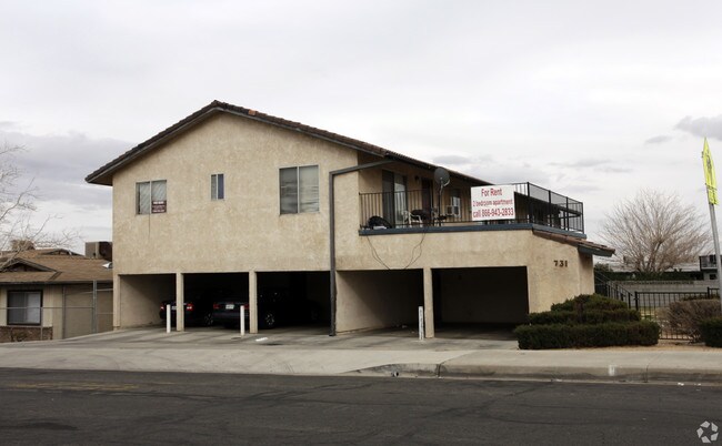 Foto principal - 731 Upton Dr