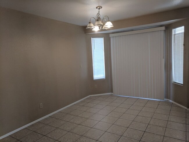Building Photo - ONE STORY, 3 BEDS 2 BATHS, 2 CAR GARAGE, NEWLY REMODELING KITCHEN AND BATHROOM, GRANITECOUNTERTOP...