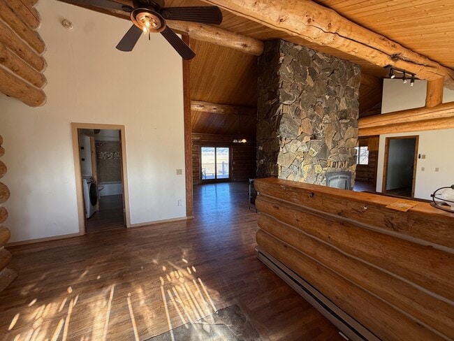 Building Photo - 545 Coulee Dr