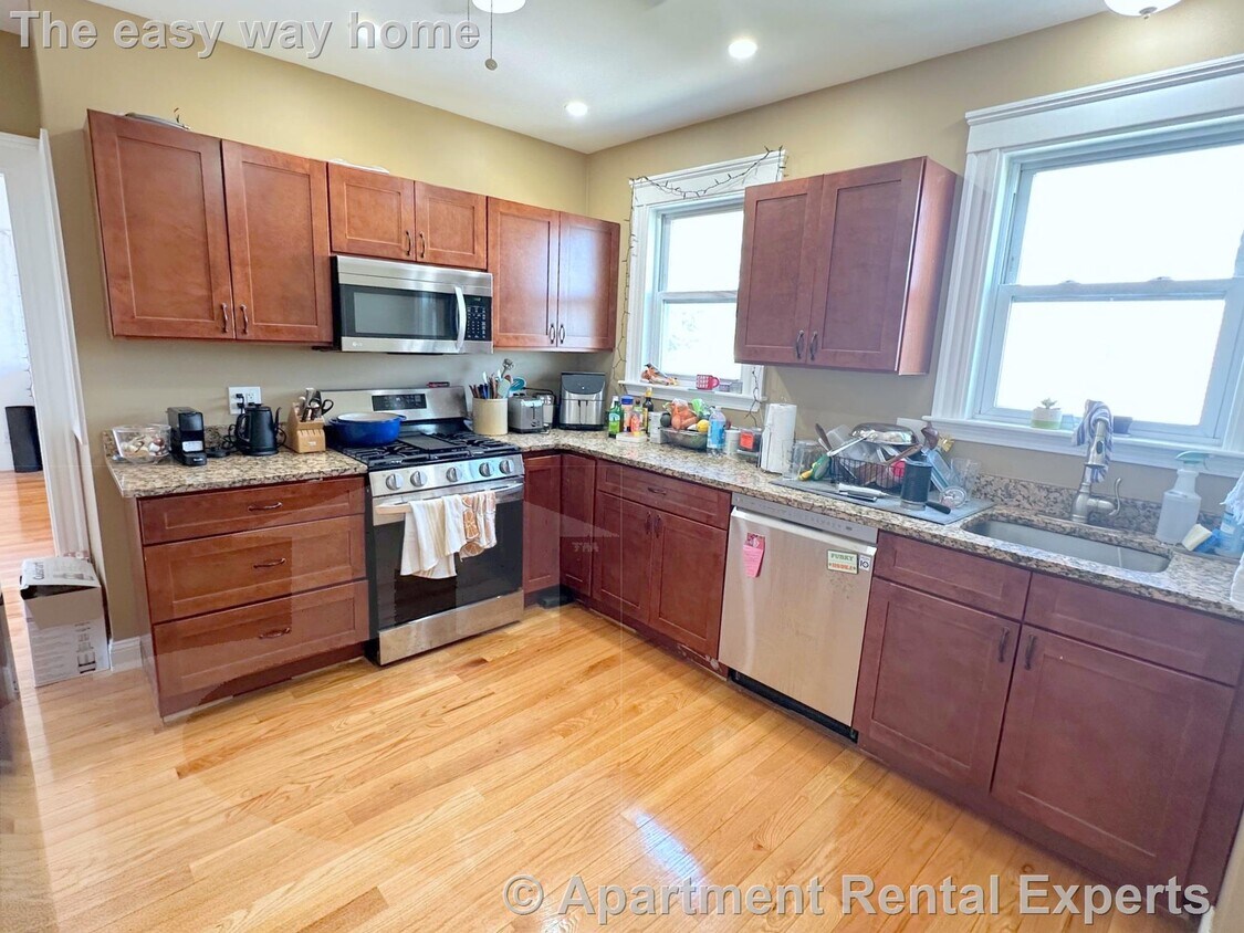 Primary Photo - 43 Jaques St