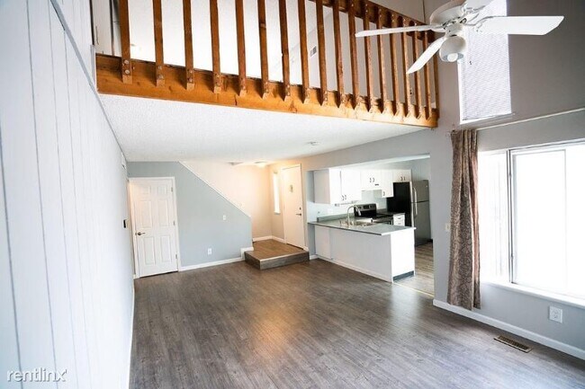 Building Photo - 2421 S Xanadu Way