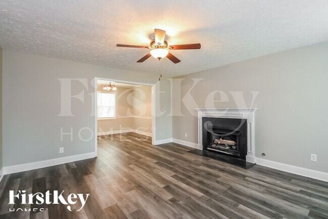 Foto del edificio - 855 Riverstone Ln