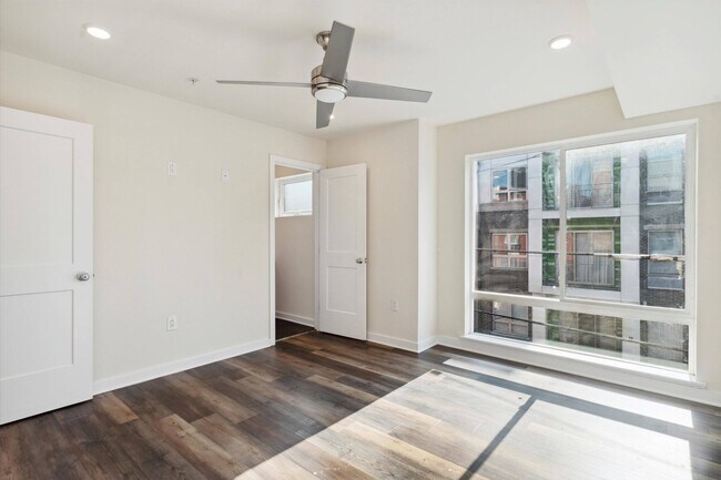 Building Photo - 1330 N 15th St