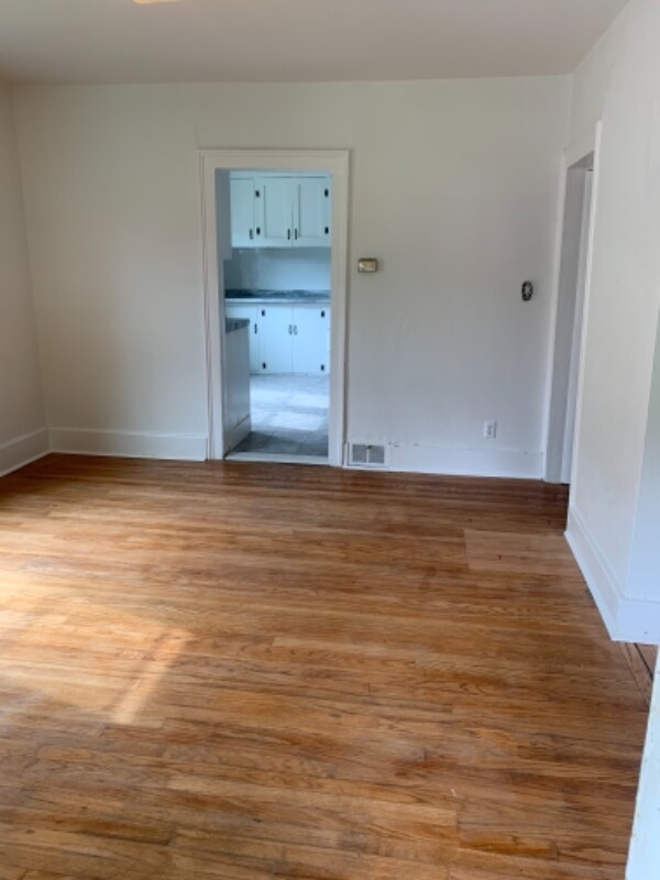Building Photo - 420 Tompkins St