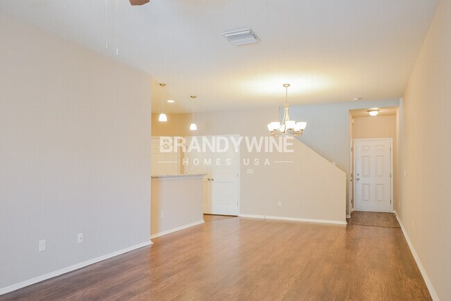 Building Photo - **1 MONTH FREE RENT**