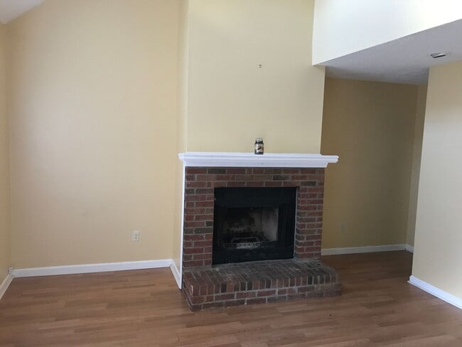 Building Photo - Modern 2BR/1.5BA Townhome in Prime Kennesa...