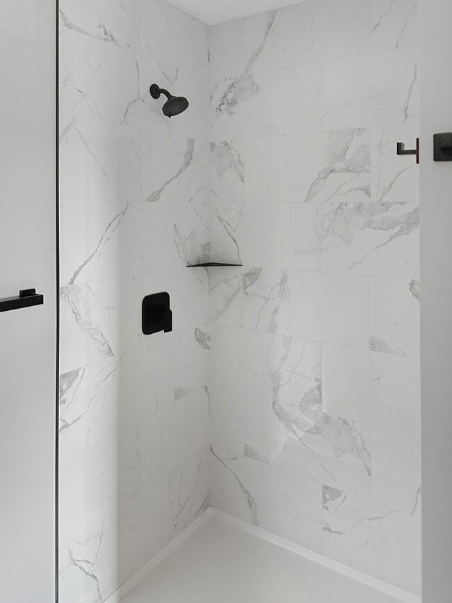 Building Photo - 12 Old Starnes Cove Rd