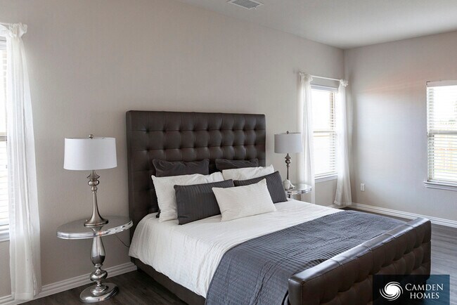 Foto del edificio - 11802 Meadow Creek Dr