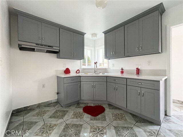 Building Photo - 3030 Caspian Ave
