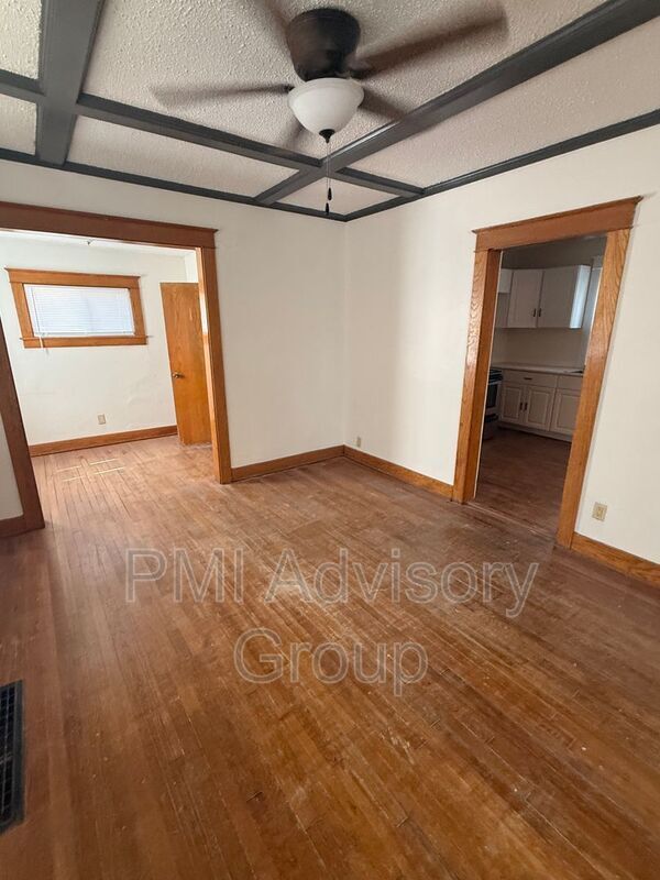 Building Photo - 1245 SW Boswell Ave