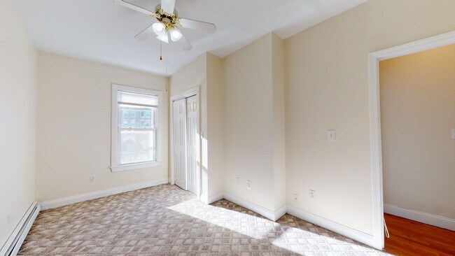 Building Photo - 17 Linden St