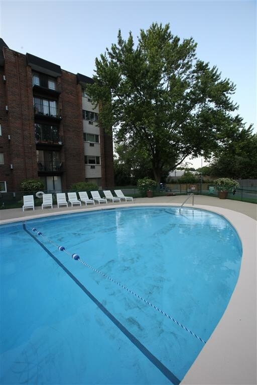 Foto del edificio - Lisle Station Apartments
