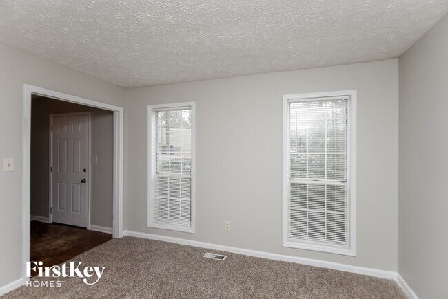 Building Photo - 4036 Paloverde Dr
