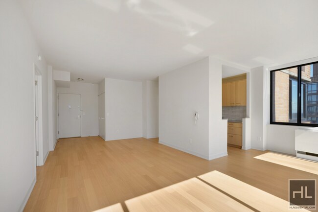 Foto del edificio - WEST 59 STREET 2BED 2.5BATH