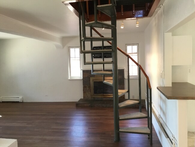 Building Photo - 3825 E 2nd Ave