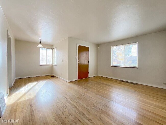 Building Photo - 2 br, 2 bath Townhome - 4762 Quince Rd