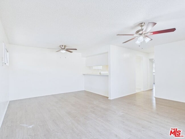 Building Photo - 236 S Ave 55