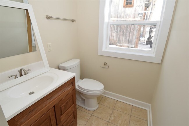 Building Photo - 1/2 Duplex,Residential Rental - ELBURN, IL