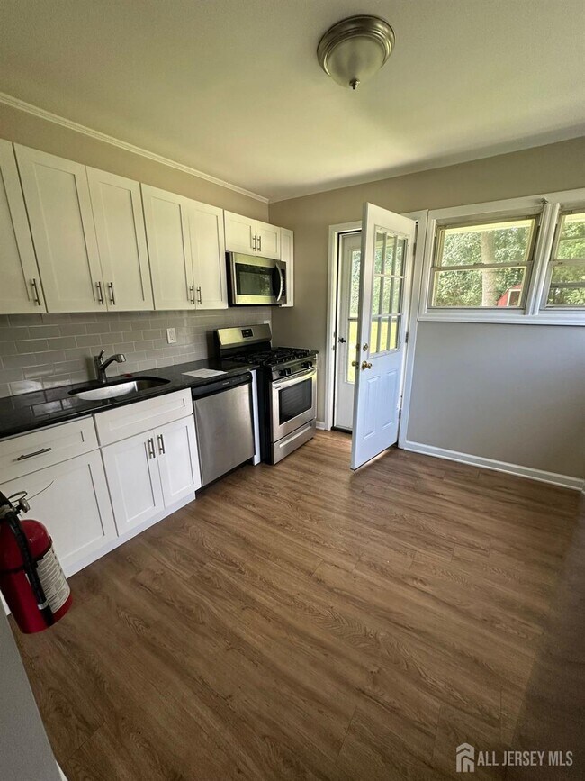 Building Photo - 1075 Fireside Ave