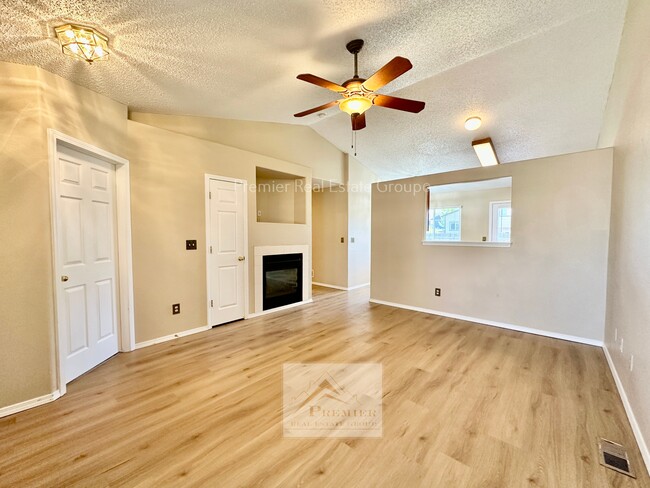 Foto del edificio - 7715 Middle Bay Way