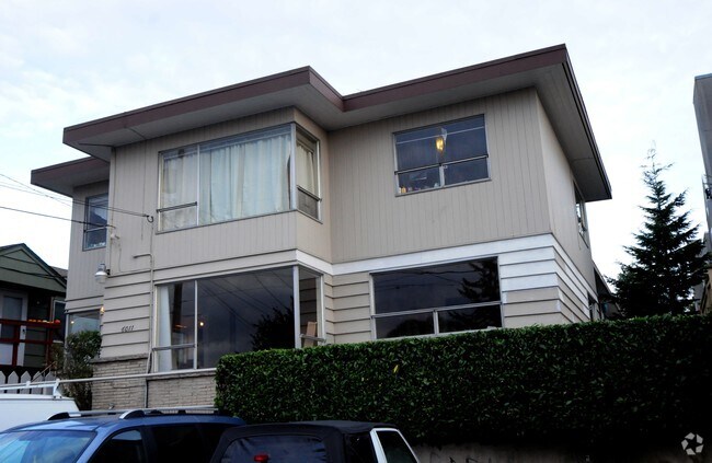 Building Photo - 6011 California Ave SW