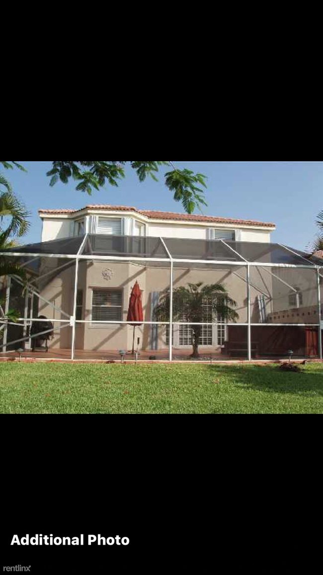 Building Photo - 7594 Oak Grove Cir