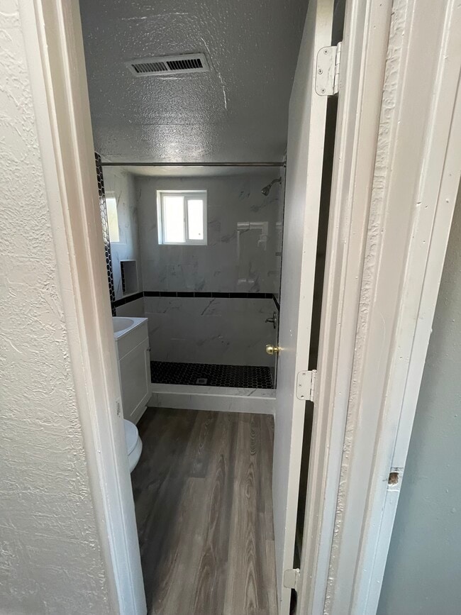 Building Photo - Barelas