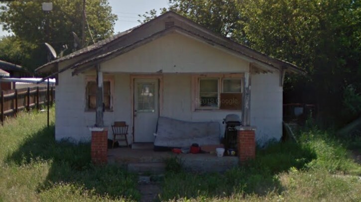 Primary Photo - 104 S Iowa St