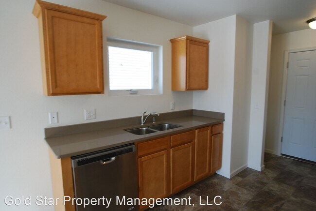 Building Photo - 3 br, 2.5 bath House - 1117 Madison Lane