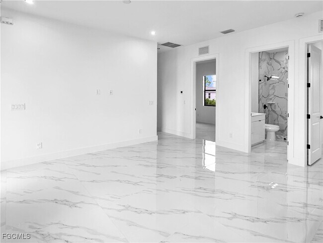 Foto del edificio - 916 Sara Ave N